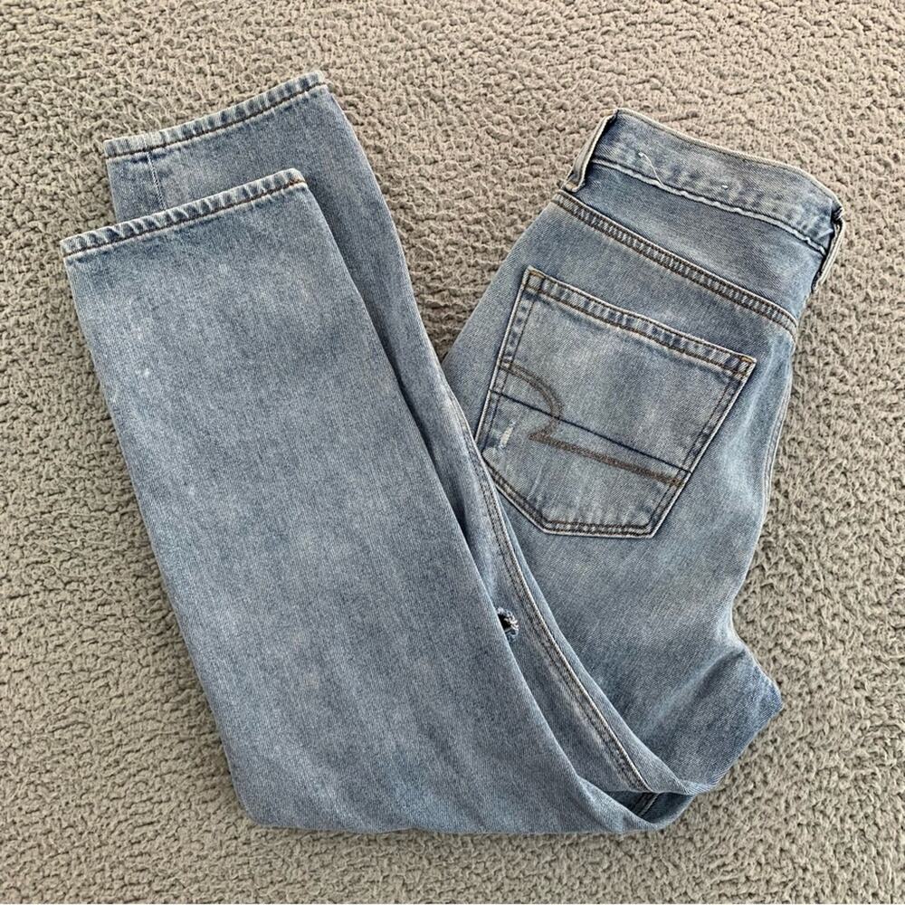 American Eagle Women's Ripped Mom Jean Distressed Jeans -  Size:  6 (Short) - Picture 5 of 15